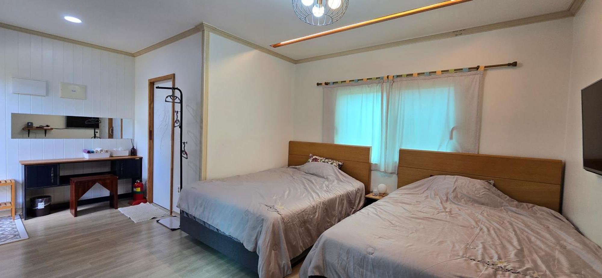 Wind Jeju Cafe & Pension Согвипхо Экстерьер фото