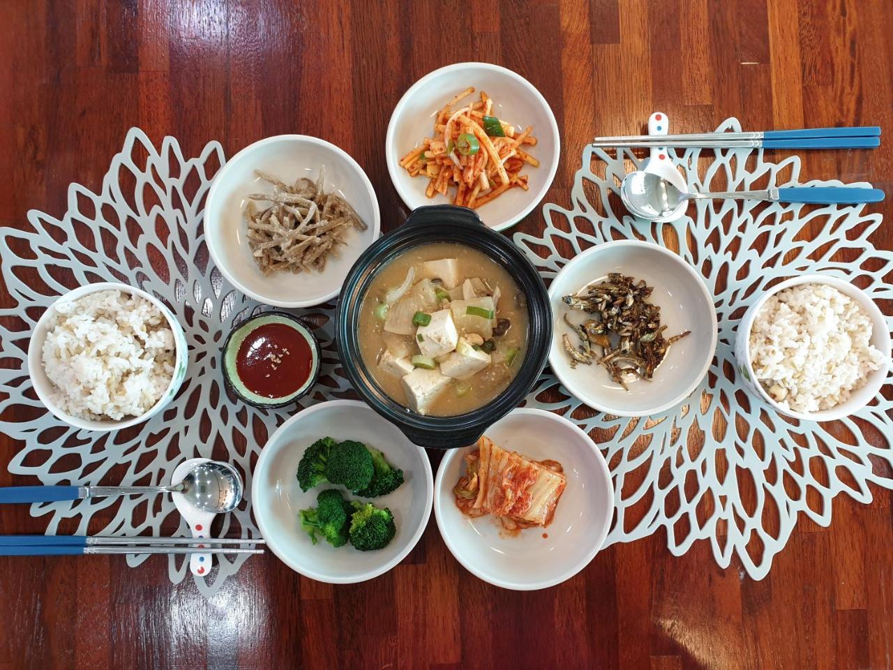 Wind Jeju Cafe & Pension Согвипхо Экстерьер фото