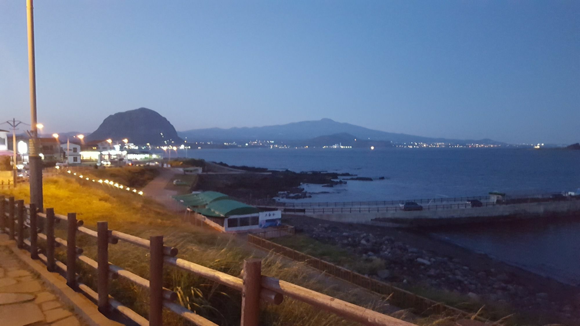 Wind Jeju Cafe & Pension Согвипхо Экстерьер фото