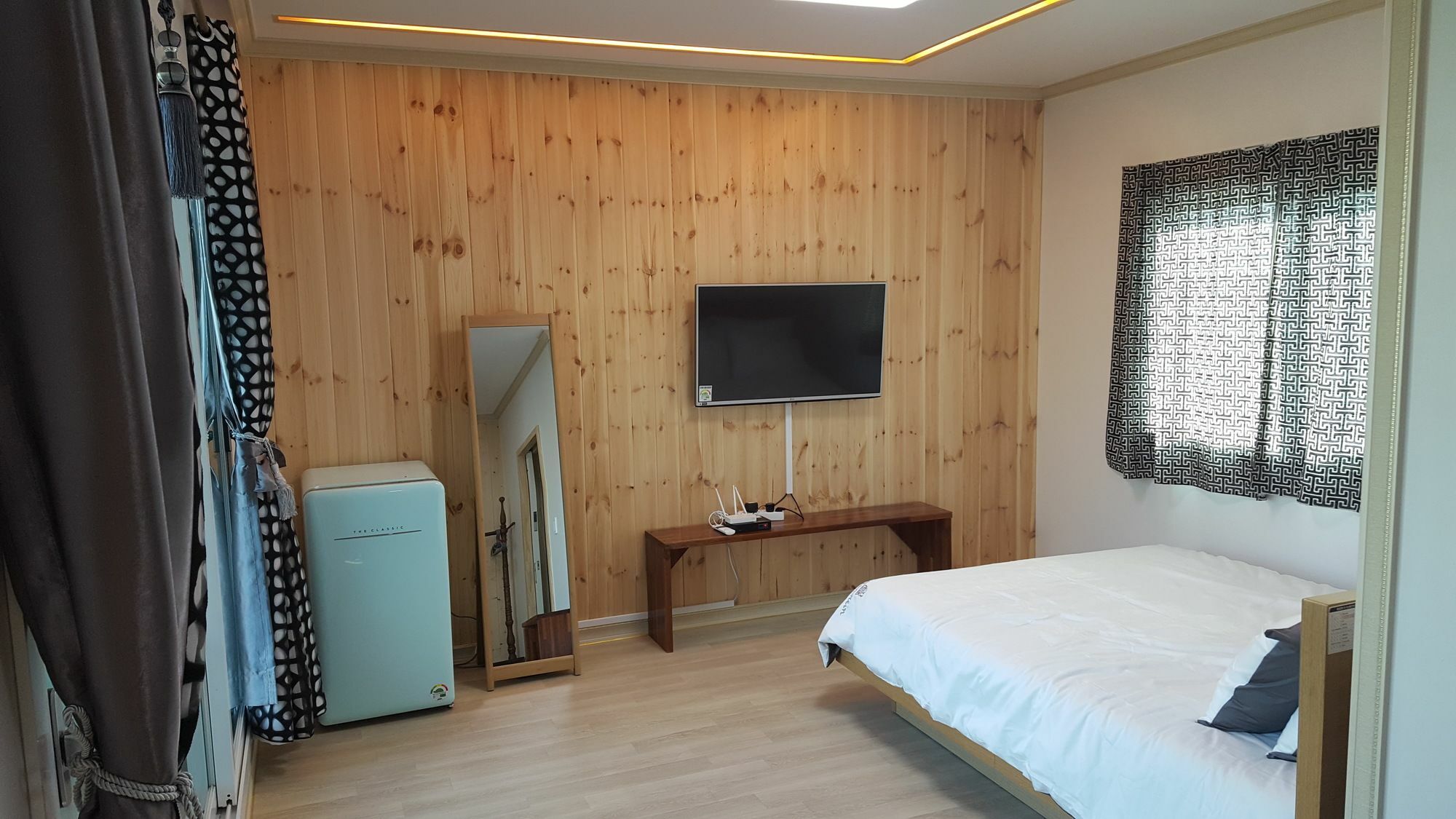 Wind Jeju Cafe & Pension Согвипхо Экстерьер фото