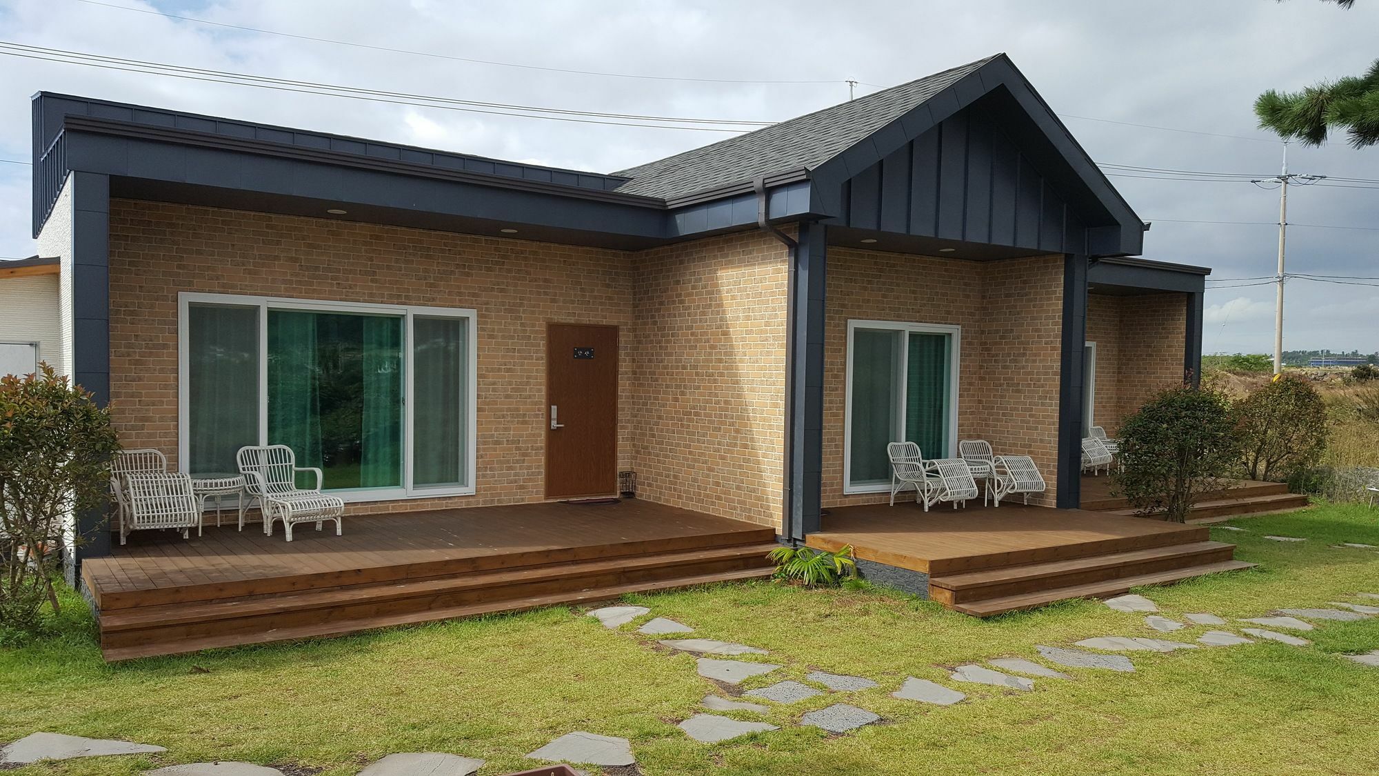 Wind Jeju Cafe & Pension Согвипхо Экстерьер фото